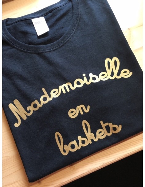 T-shirt Femme MADEMOISELLE EN BASKETS doré 2